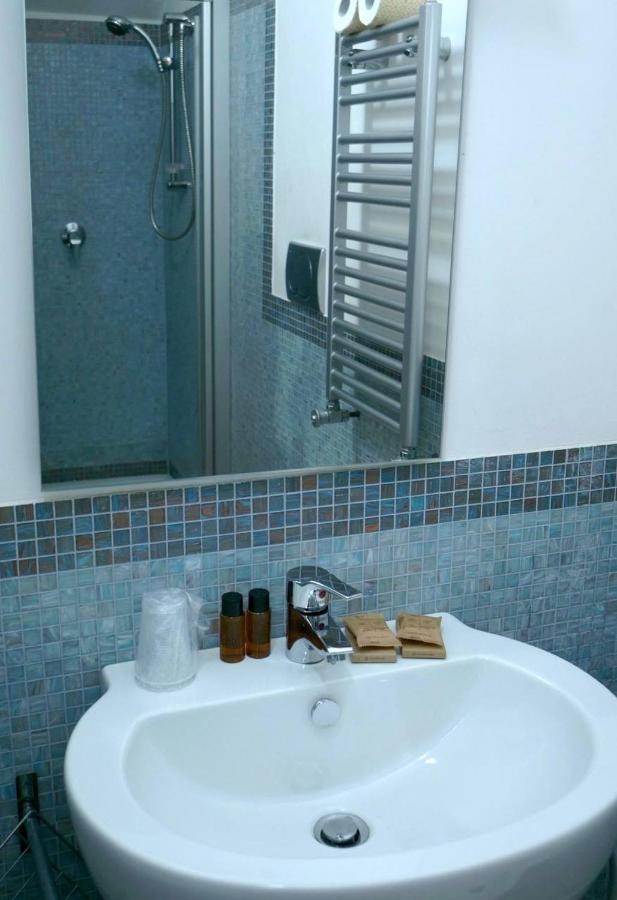 Blu Suites And Apartments Bari Esterno foto